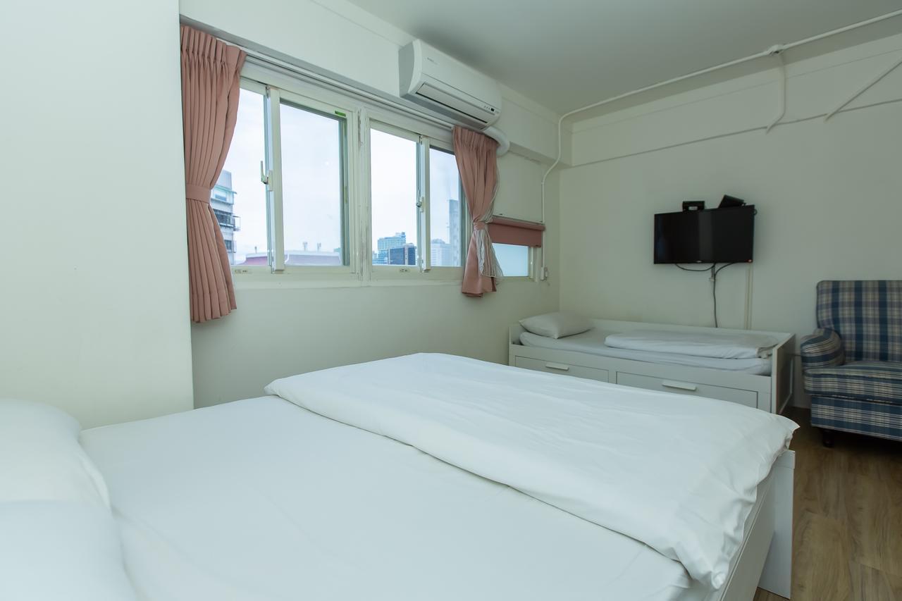 Mr. Lobster'S Secret Den Design Hostel Ταϊπέι Εξωτερικό φωτογραφία
